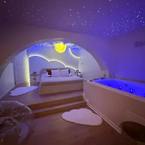 Maison d'hôtes Moon Room, Nuit Insolite - Toulon, Ollioules